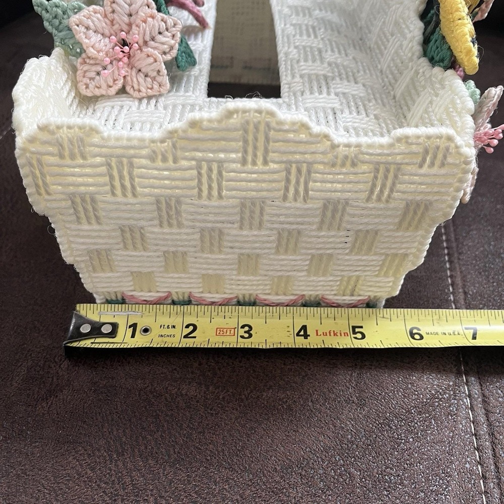 VTG Handmade Crochet Kleenex Box Cover Floral Spring Bouquet Cabincore Victorian - Picture 5 of 10